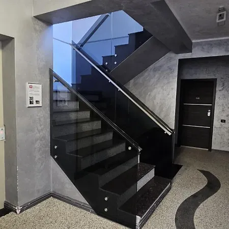 Le Premiere Suit By Building Stefan Prima Linie La Mare With Parking Apartman *