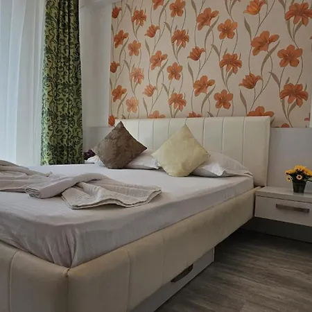 Le Premiere Suit By Building Stefan Prima Linie La Mare With Parking *