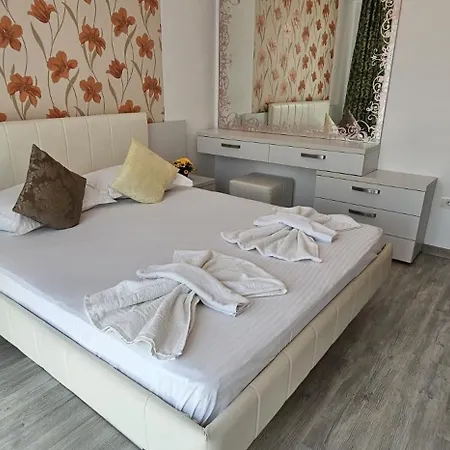 Le Premiere Suit By Building Stefan Prima Linie La Mare With Parking Apartman *