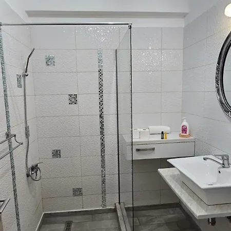 Le Premiere Suit By Building Stefan Prima Linie La Mare With Parking * Năvodari