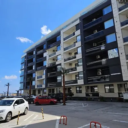 Le Premiere Suit By Building Stefan Prima Linie La Mare With Parking *